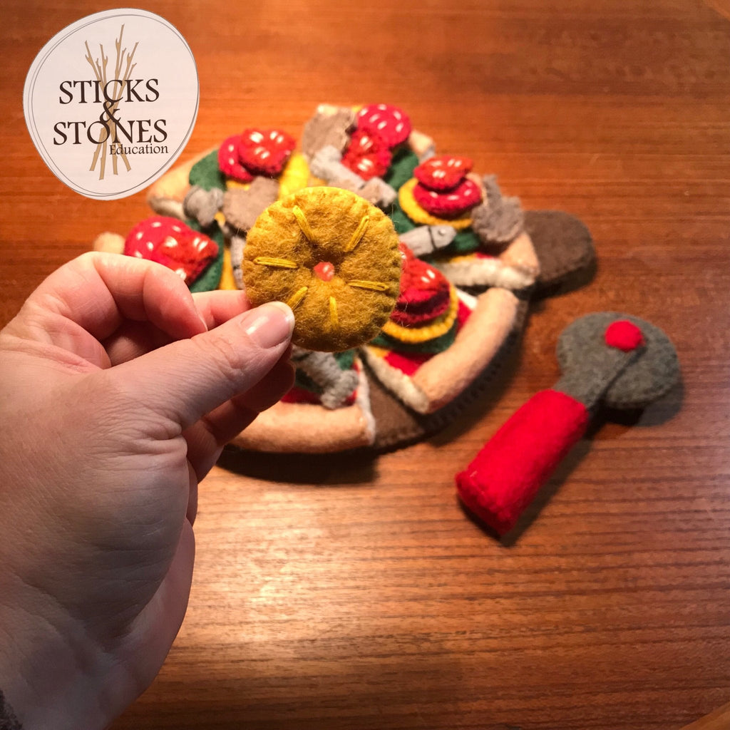 Felt Pizza || Papoose Toys - Papoose Toys - Sticks & Stones Education
